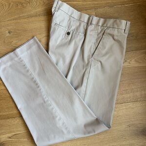 GapKhakis Tailored Relax Pant